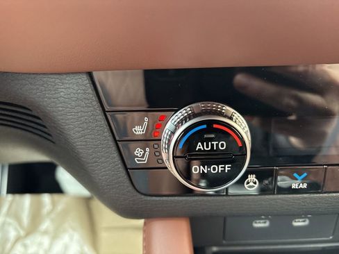 New 2026 Mitsubishi Outlander SEL image 21