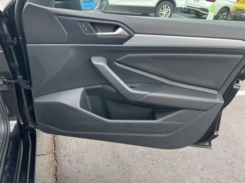 Used 2025 Volkswagen Jetta Sport image 30