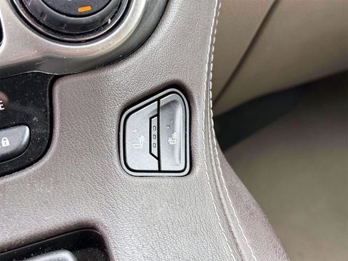 Used 2019 Chevrolet Tahoe LT image 17