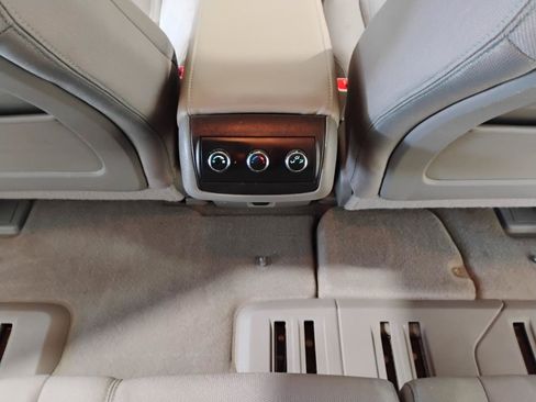 Used 2017 Chevrolet Traverse LT FWD image 56