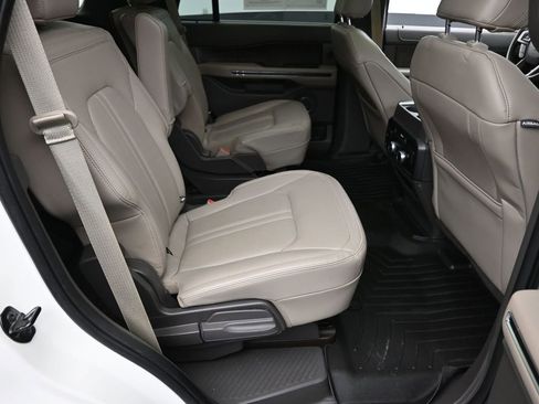 Used 2021 Ford Expedition Limited image 8