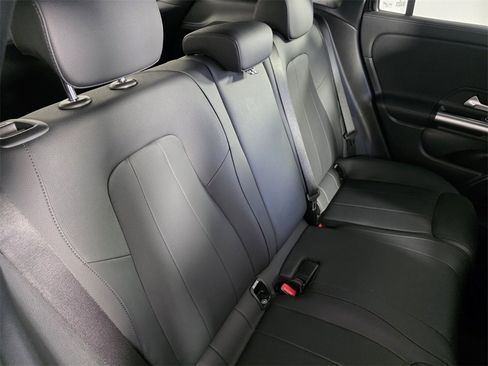 Certified 2025 Mercedes-Benz GLA 250 image 27