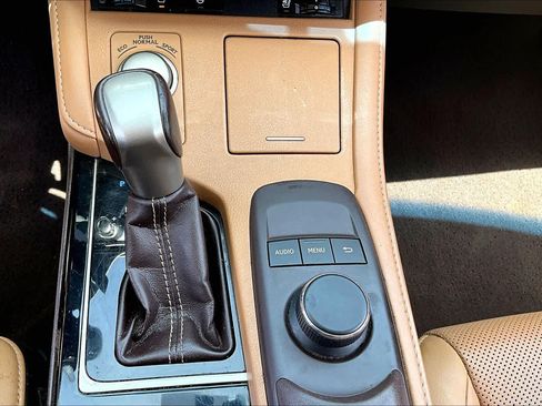 Used 2016 Lexus ES 350 w/ Premium Package w/Wood Trim FWD image 32