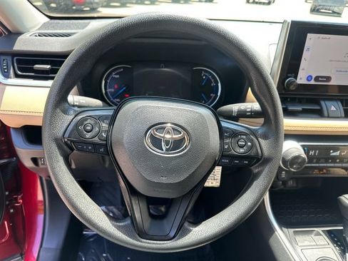 Used 2025 Toyota RAV4 LE AWD/4WD image 30