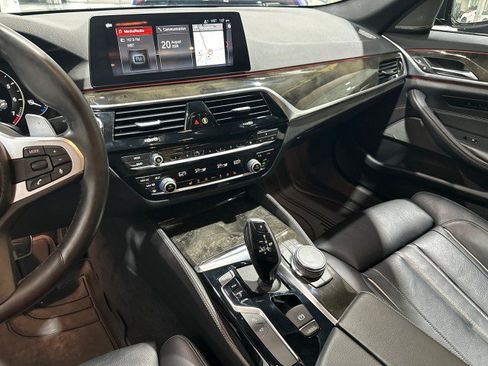 Used 2018 BMW 540i xDrive w/ M Sport Package AWD/4WD image 4