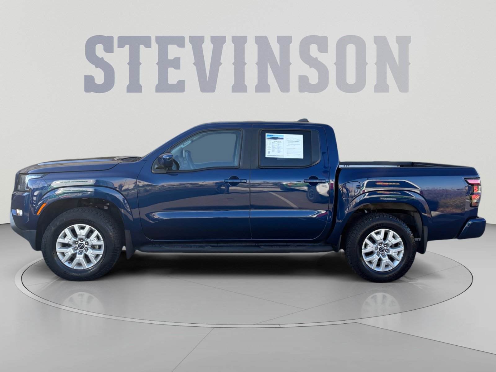 Used 2022 Nissan Frontier SV AWD/4WD image 2