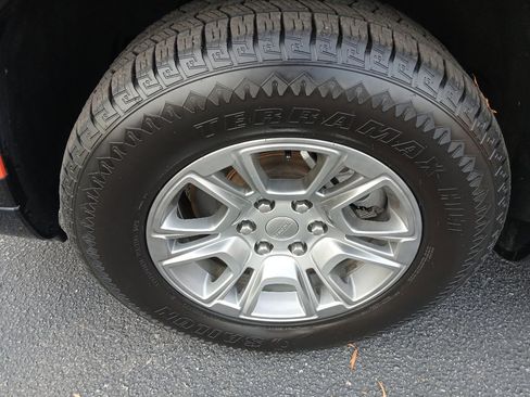 Used 2024 Jeep Wagoneer L 4WD image 9