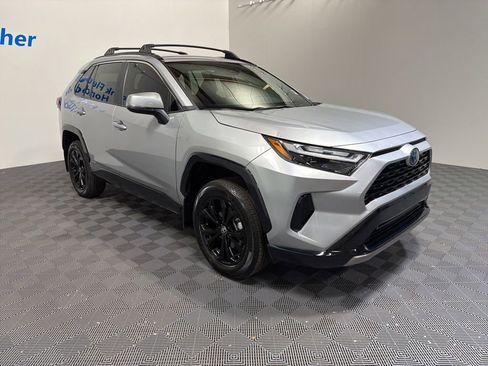 Used 2024 Toyota RAV4 SE w/ Convenience Package AWD/4WD image 7