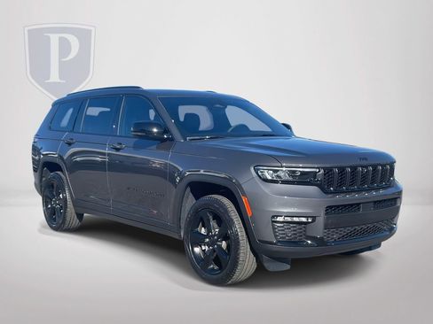 Certified 2025 Jeep Grand Cherokee L Limited w/ Luxury Tech Group II image 1