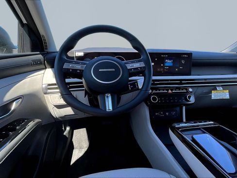 New 2026 Hyundai Tucson Limited AWD/4WD image 9