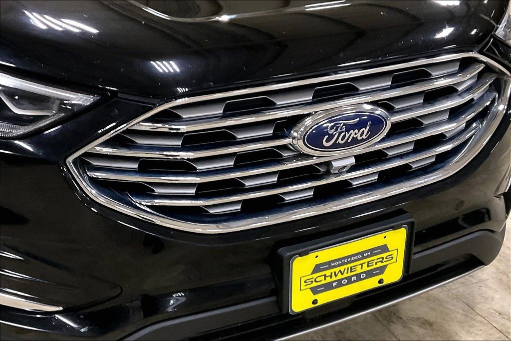 Certified 2019 Ford Edge Titanium w/ Equipment Group 301A AWD/4WD image 29