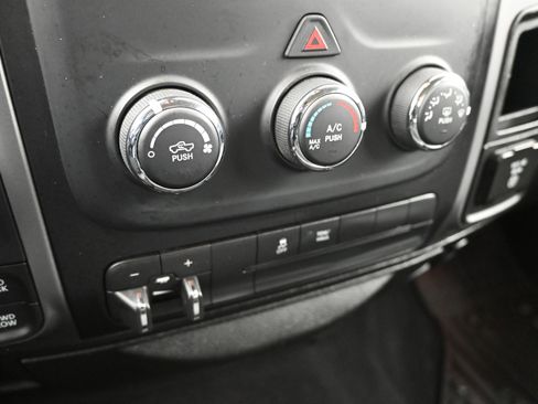 Used 2022 RAM 1500 Classic SLT w/ Protection Group AWD/4WD image 10