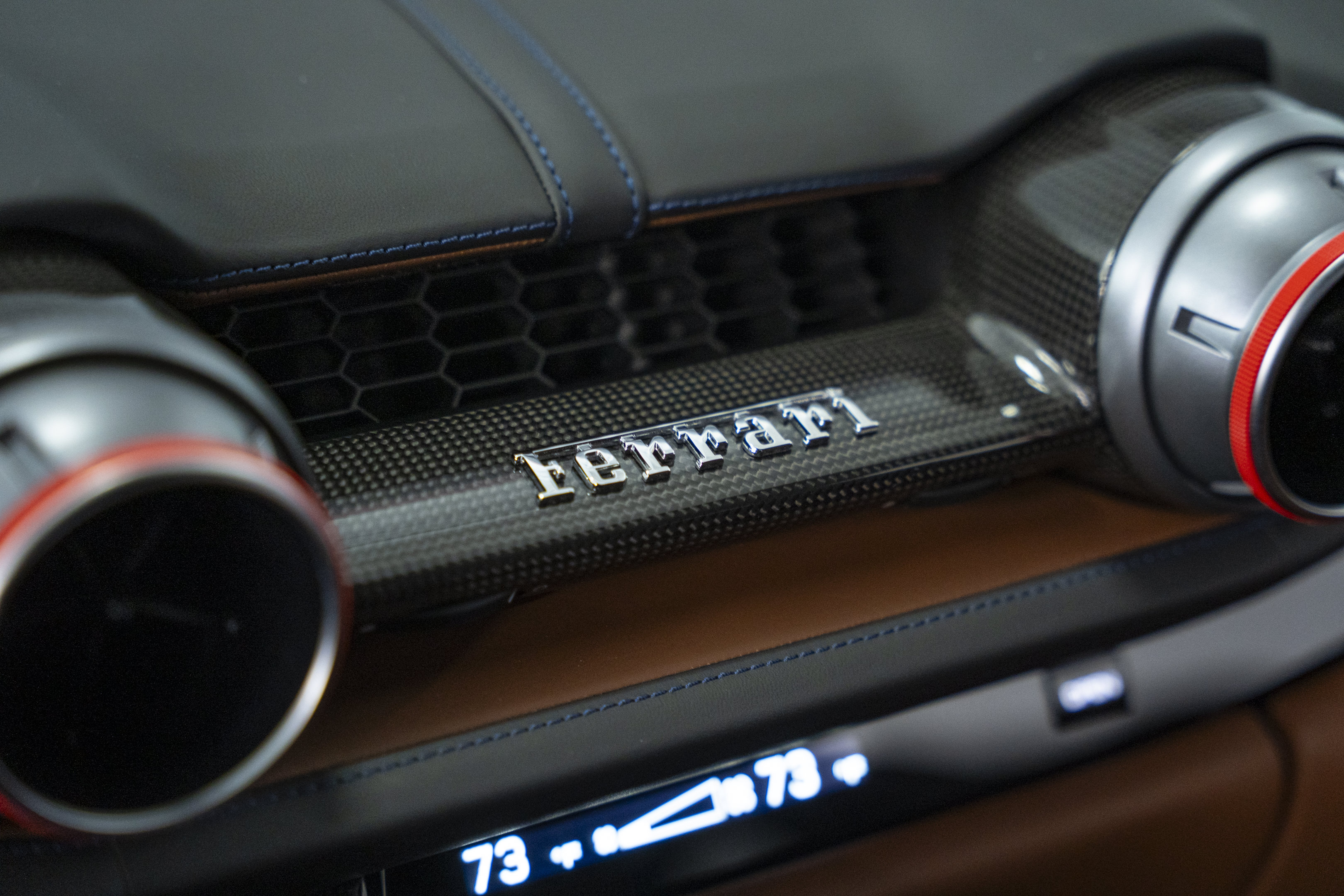 Used 2019 Ferrari 812 Superfast RWD image 33