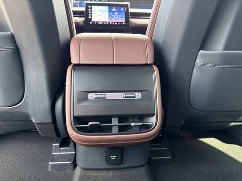 New 2026 Lincoln Nautilus Reserve w/ Jet Appearance Package image 16