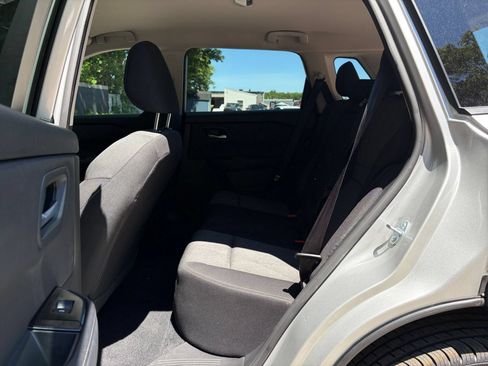 Used 2025 Nissan Rogue SV AWD/4WD image 28