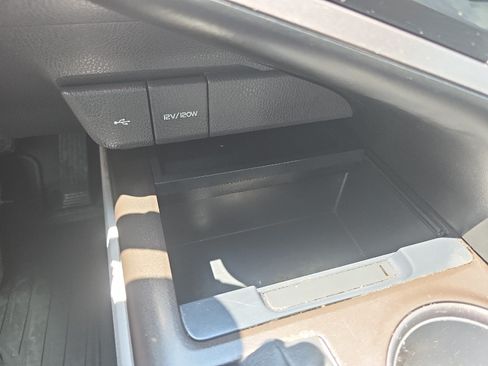 Used 2021 Toyota Camry SE FWD image 31