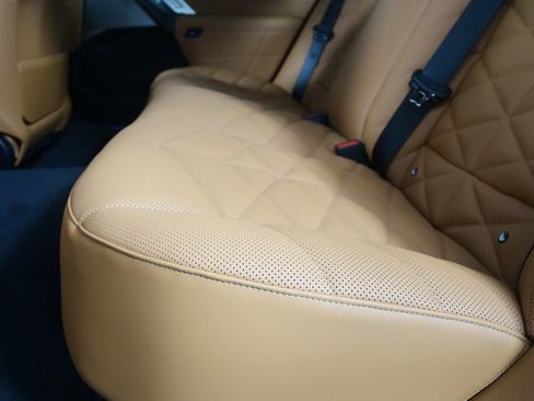 New 2026 BMW 740i xDrive w/ Premium Package image 14