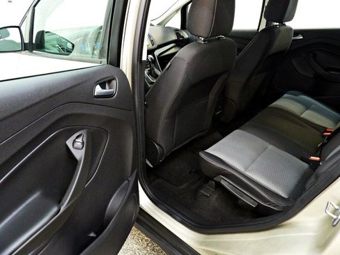 Used 2017 Ford C-MAX SE FWD image 10