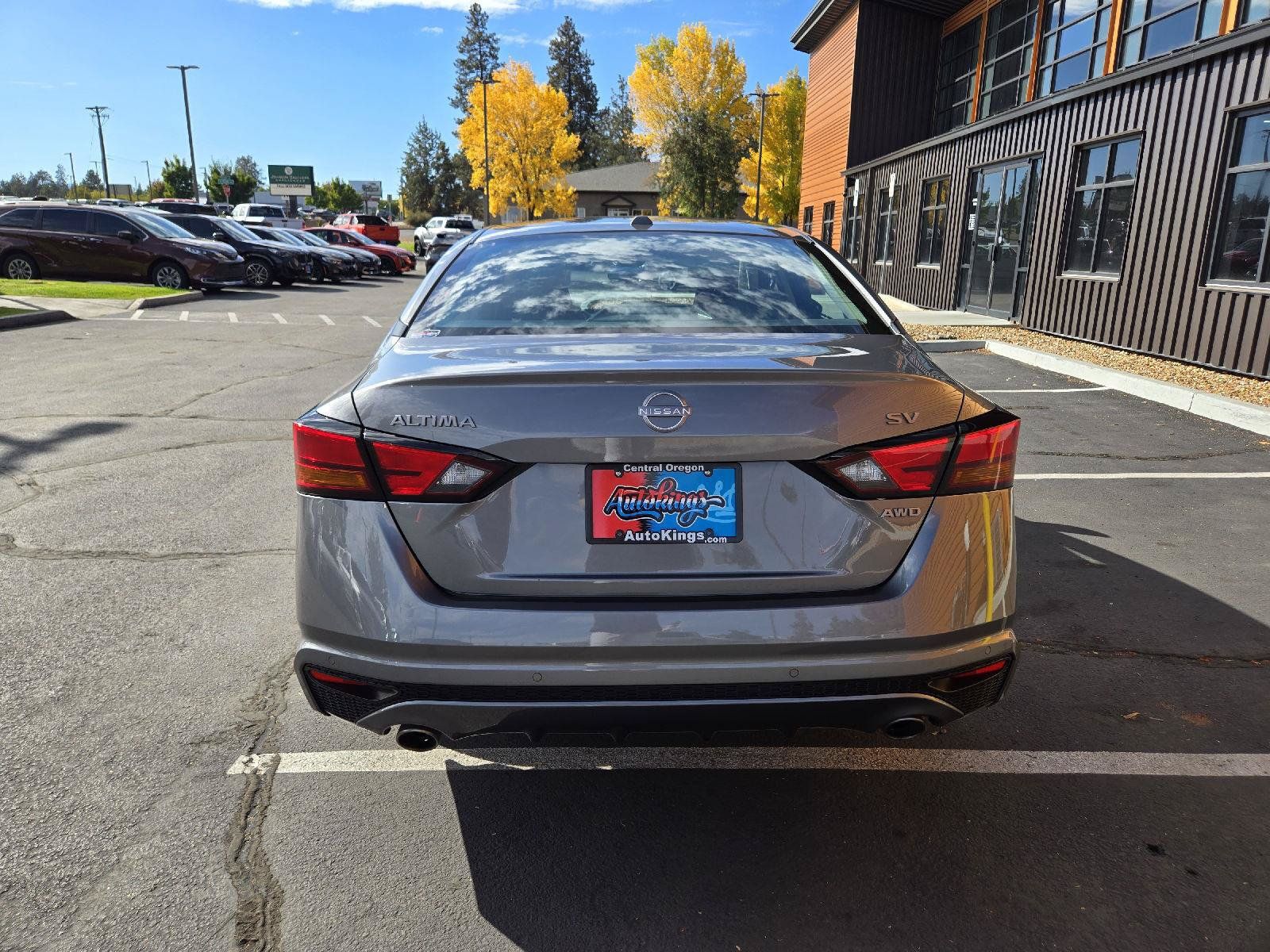 Used 2023 Nissan Altima 2.5 SV w/ SV Premium Package AWD/4WD image 4