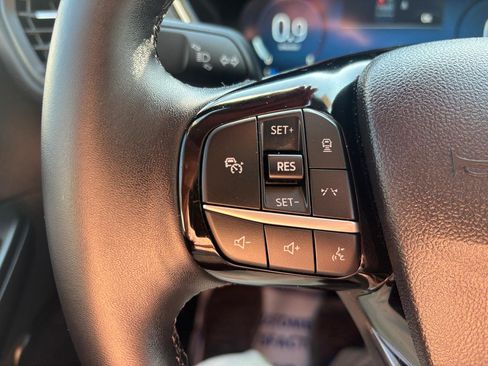 Used 2024 Ford Escape Platinum w/ Premium Technology Package image 19