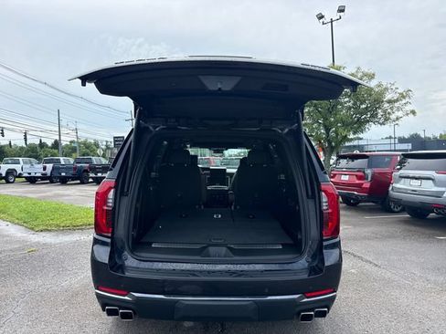 Used 2026 GMC Yukon Denali Ultimate AWD/4WD image 9