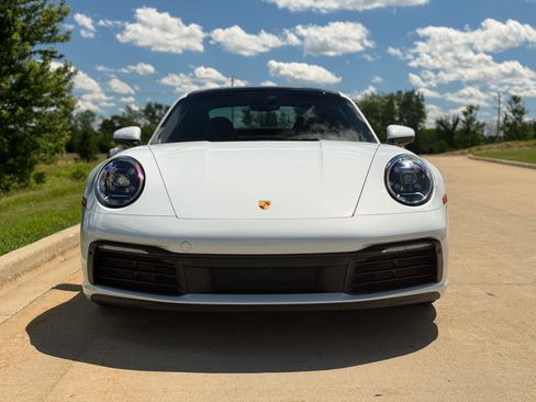 Used 2021 Porsche 911 Carrera RWD image 2