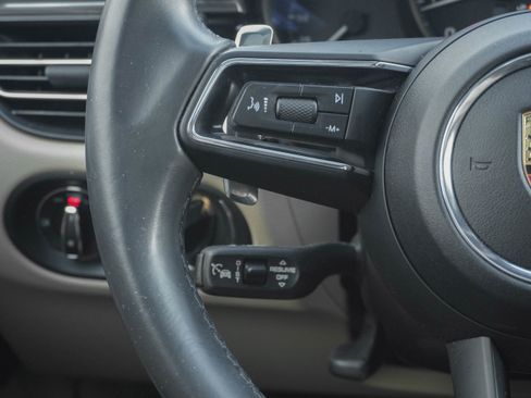 Used 2024 Porsche Macan image 19