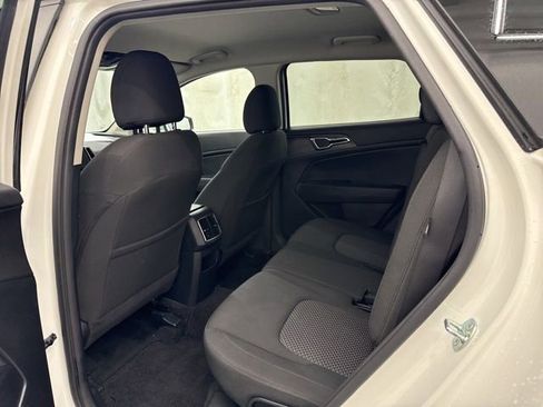 Used 2024 Kia Sportage LX FWD image 18