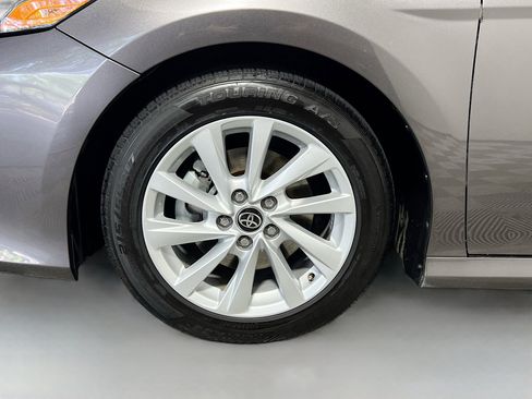 Used 2021 Toyota Camry LE FWD image 14