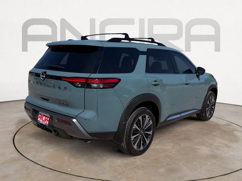 New 2026 Nissan Pathfinder Platinum image 11