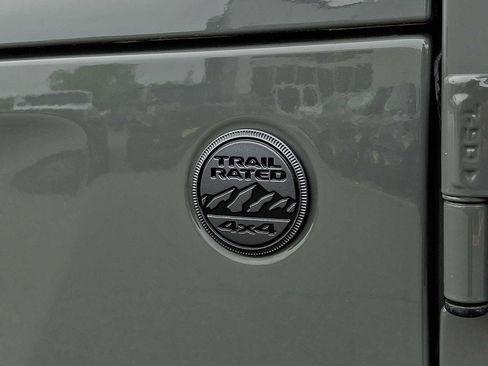 Used 2022 Jeep Gladiator Sport AWD/4WD image 31