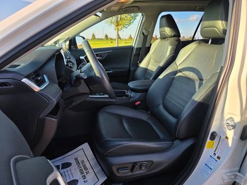 Used 2020 Toyota RAV4 Limited image 6
