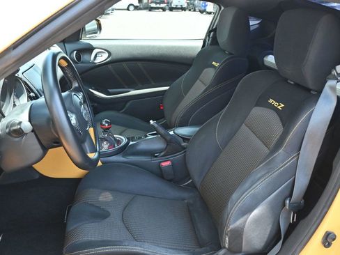 Used 2018 Nissan 370Z Coupe w/ Z34 Heritage Edition - Yellow image 10