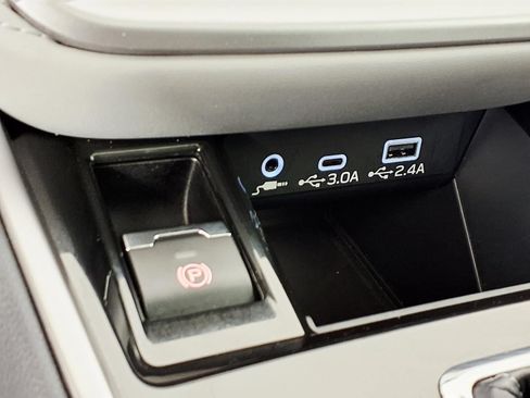 Used 2024 Subaru Legacy Limited AWD/4WD image 24