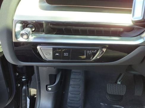 New 2025 Cadillac Lyriq Luxury image 29