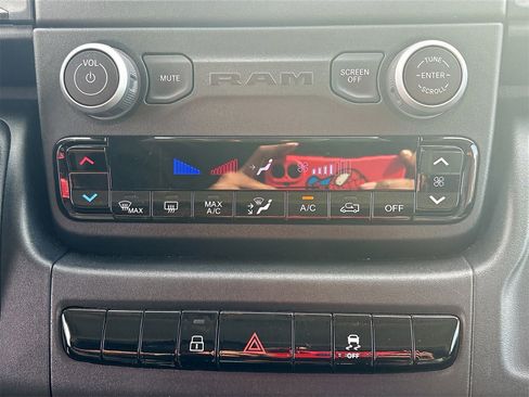 Used 2025 RAM ProMaster 2500 w/ U-Haul Equipment Group image 15