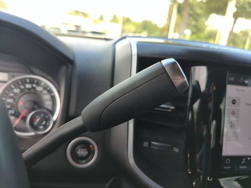 Used 2022 RAM 2500 Big Horn w/ Level B Equipment Group AWD/4WD image 39