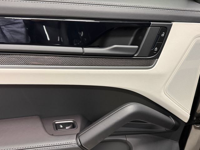 Certified 2024 Porsche Cayenne S AWD/4WD image 42