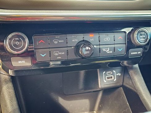 Certified 2023 Jeep Compass Limited image 25