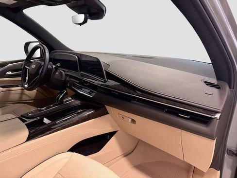 Used 2024 Cadillac Escalade ESV Premium Luxury w/ Performance Package image 28
