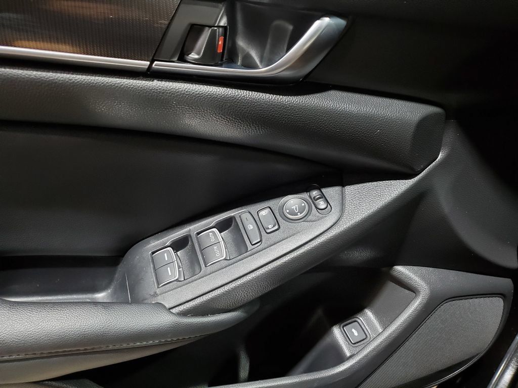 Used 2022 Honda Accord Sport image 32