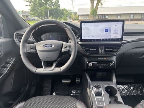 Used 2024 Ford Escape ST-Line w/ Tech Pack #1 AWD/4WD image 2