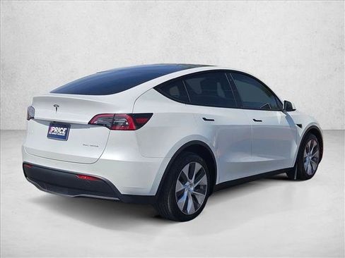 Used 2022 Tesla Model Y Long Range AWD/4WD image 5