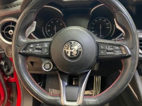Used 2023 Alfa Romeo Stelvio Estrema image 28