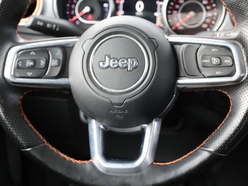 Used 2021 Jeep Gladiator Mojave image 17