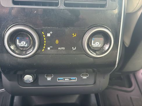 Used 2019 Land Rover Range Rover Sport Supercharged AWD/4WD image 27