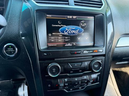 Used 2016 Ford Explorer XLT w/ Equipment Group 202A AWD/4WD image 11