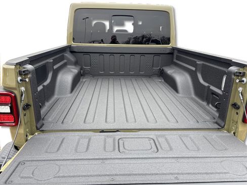 New 2026 Jeep Gladiator Mojave image 11