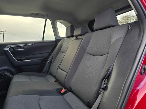 Certified 2025 Toyota RAV4 XLE w/ Convenience Package image 17
