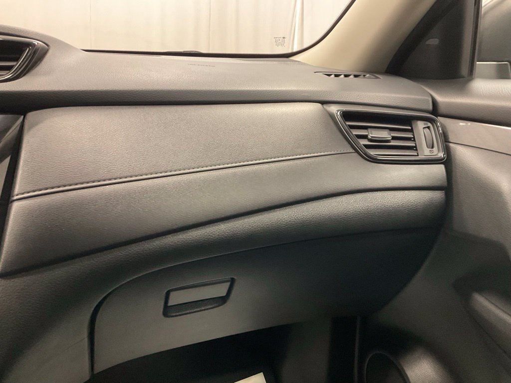 Used 2017 Nissan Rogue SV FWD image 29